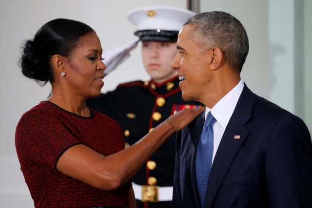 U.S. President Barack Obama and first lady Michelle Obama prepare to greet U.S. President-elect Donald Trump and his wife Melania for tea before the inauguration at the White House in Washington, U.S. January 20, 2017. REUTERS/Jonathan Ernst