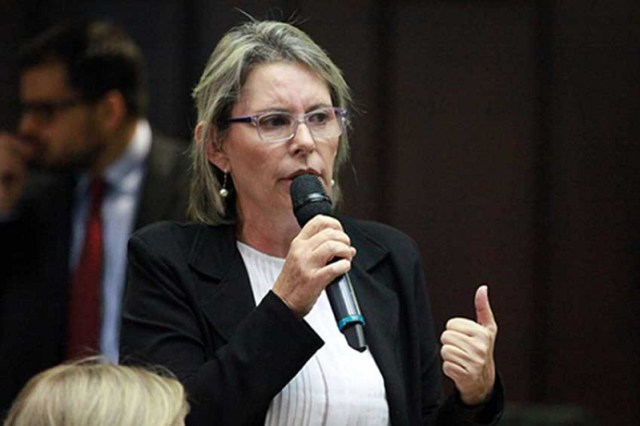 Olivia Lozano parlamento