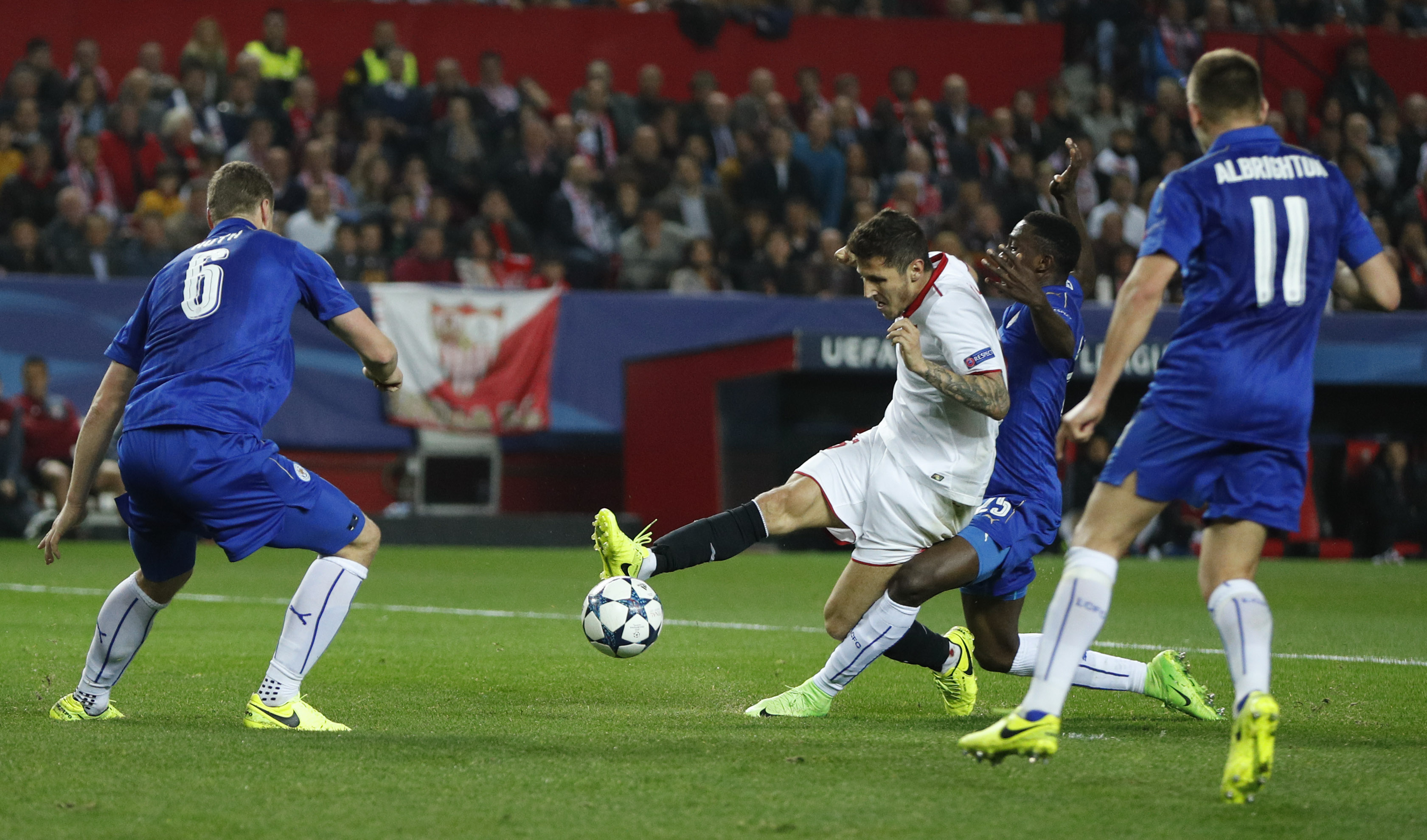 El Sevilla se lleva una escasa renta para la vuelta de Leicester