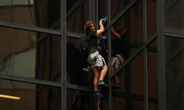 Joven que escaló la Torre Trump durante campaña electoral se declara culpable