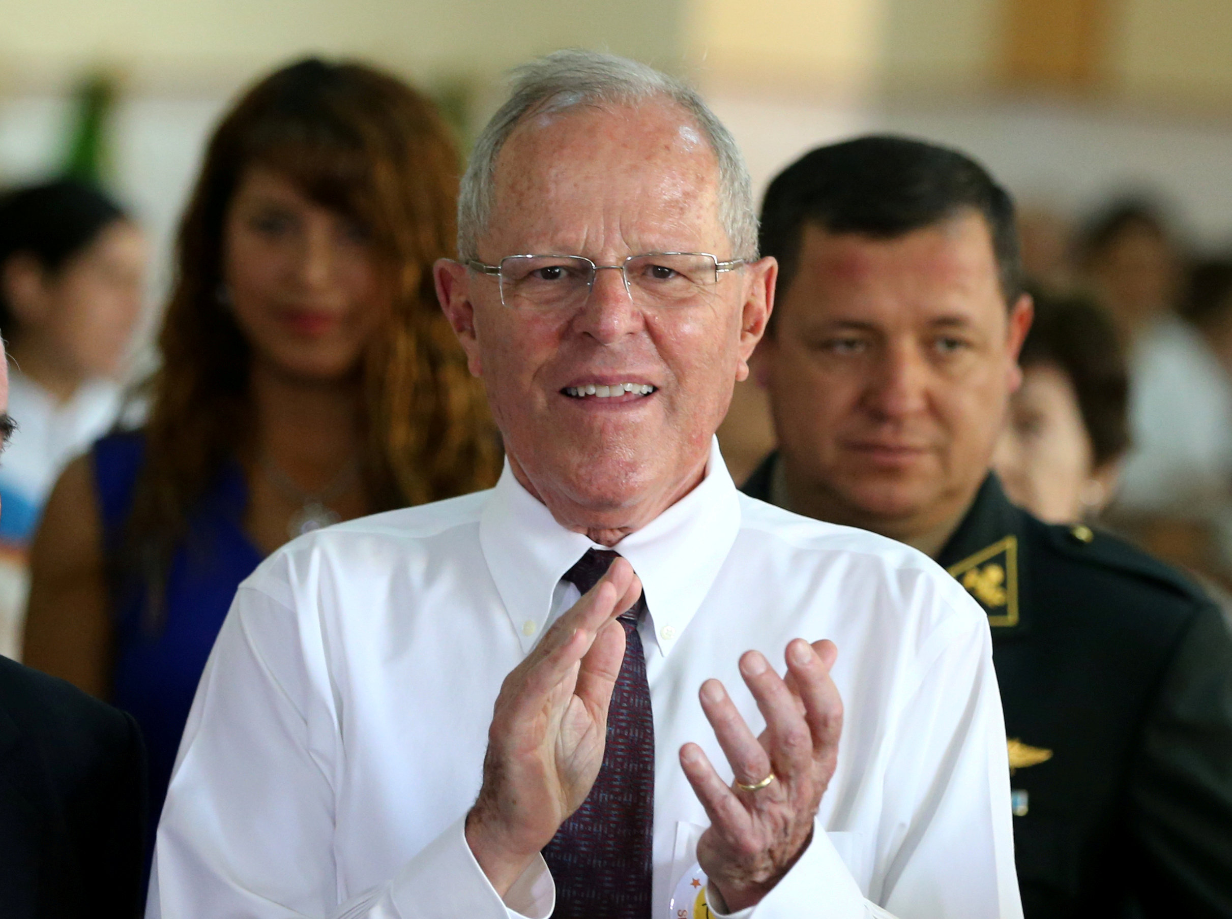 Kuczynski y ex presidente peruano García en la mira por caso Odebrecht en Perú