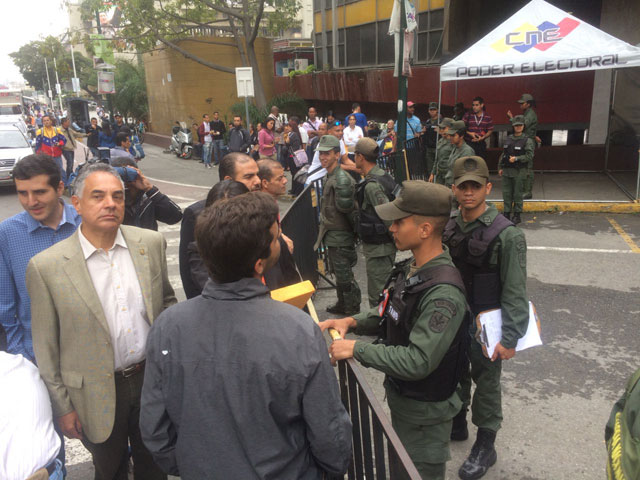 Diputados exigen en el CNE garantías claras en la validación de los partidos políticos (foto)