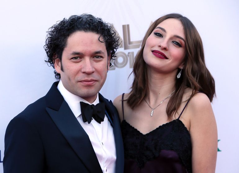 Vuélvete loco con la orquesta de fotos de la esposa de Gustavo Dudamel en topless