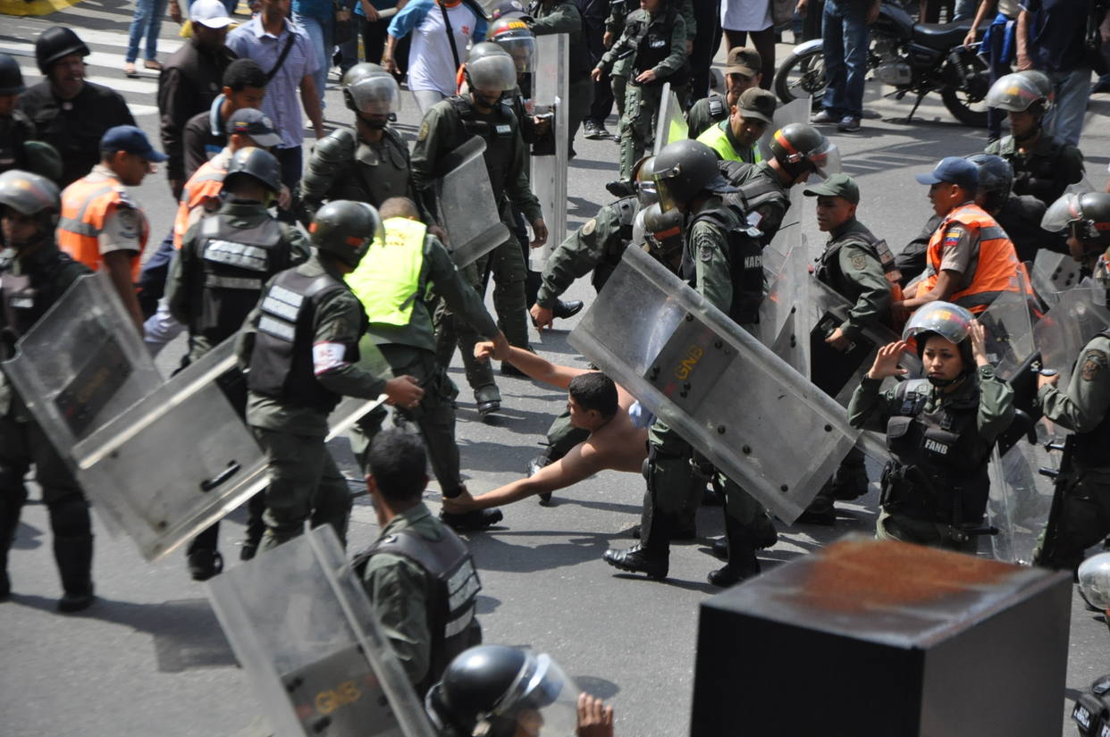 Al menos 16 heridos en marcha del sector universitario