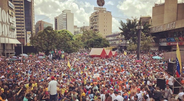 Concentración en la Plaza Brión de Chacaíto / Foto @CarlosOcariz 