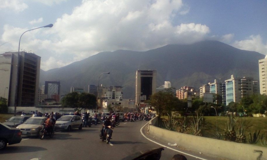 PNB lanzó bombas lacrimógenas en Altamira y en la calle Élice de Chacao