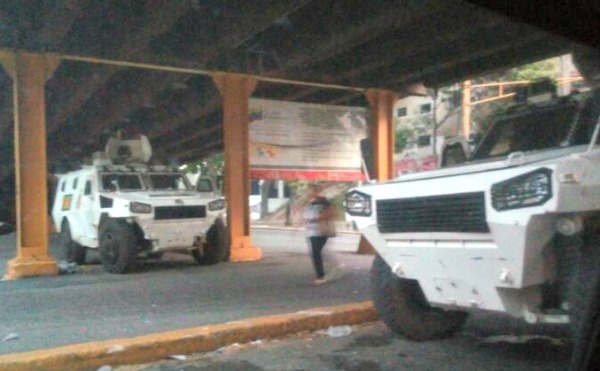 Contingentes de GNB y PNB apostados en varios puntos de Caracas (Fotos)