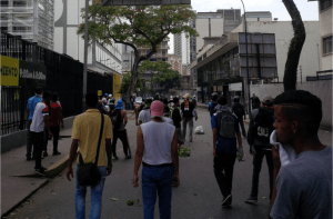 Reprimen a manifestantes en Chacaíto #20A (fotos)