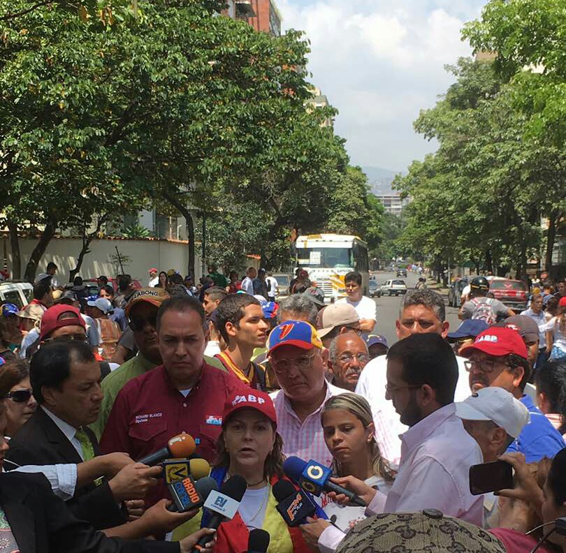 Richard Blanco: Volvemos a salir del municipio Libertador, le guste o no al Gobierno seguimos en la calle