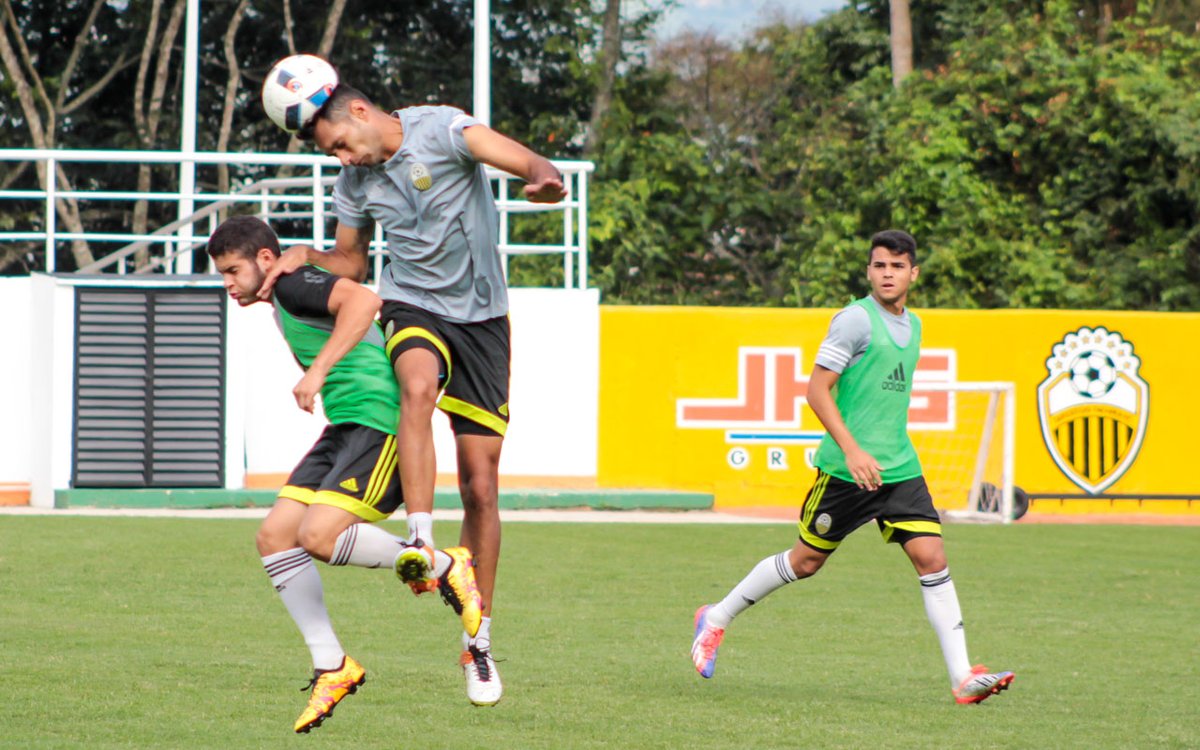 Táchira y Caracas disputan el clásico inmersos en realidades distintas