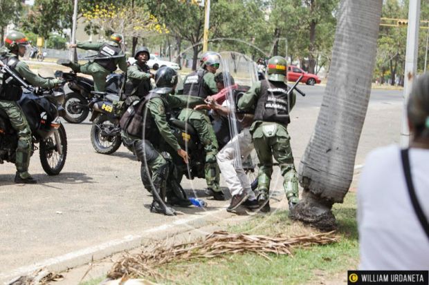 Más de mil detenidos en 15 días de protesta confirma fase más represiva de Maduro en el poder