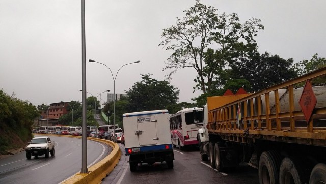 Autopista Regional del Centro a la altura de Hoyo de la Puerta / Foto @simoncalzadilla