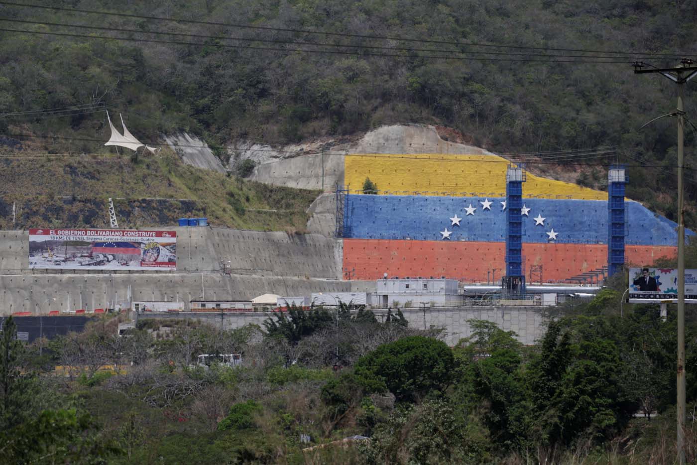 Maduro promete recursos a Gobernadores para terminar obras de Odebrecht