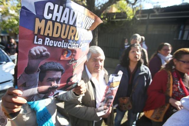 Manifestantes protestaron cerca de la embajada de Venezuela en Chile (Foto: EFE)