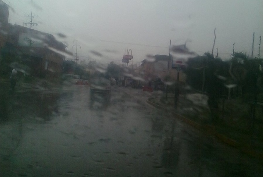 Reportan fuertes lluvias y apagones en Guatire #11May