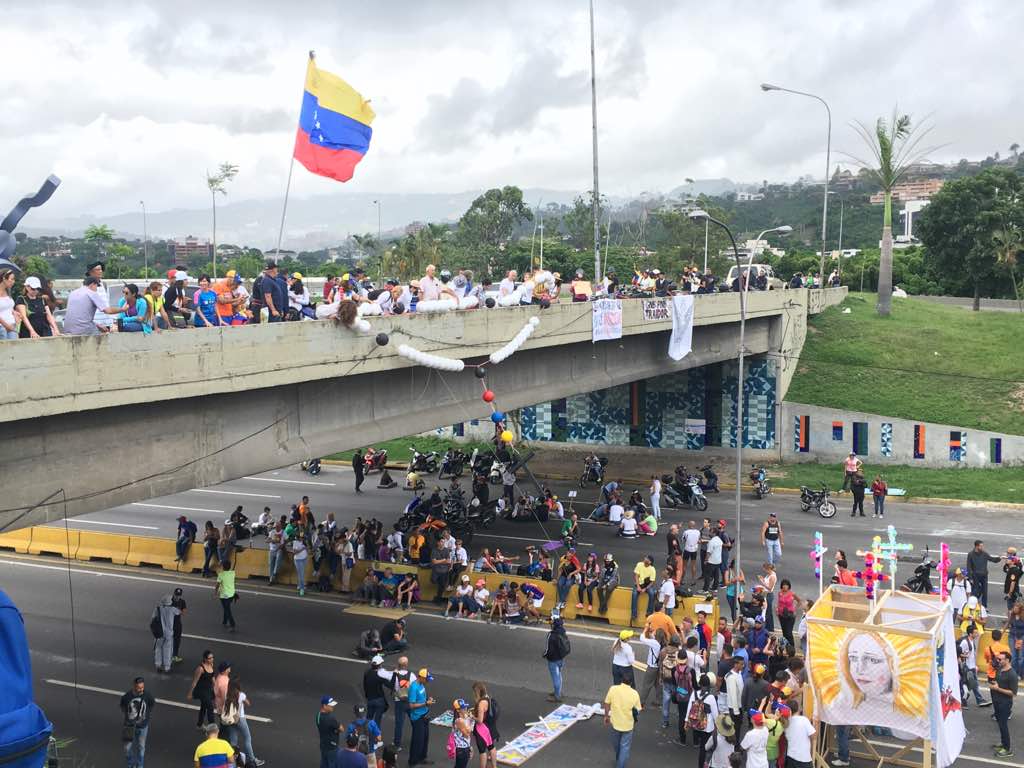 La creatividad se apodera del Distribuidor Altamira #15May (Fotos)