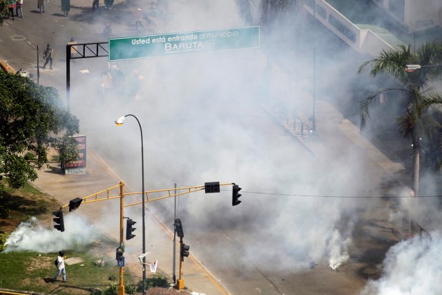 La fuerte represión de la GN contra la Marcha de Los Libertadores. REUTERS/Christian Veron