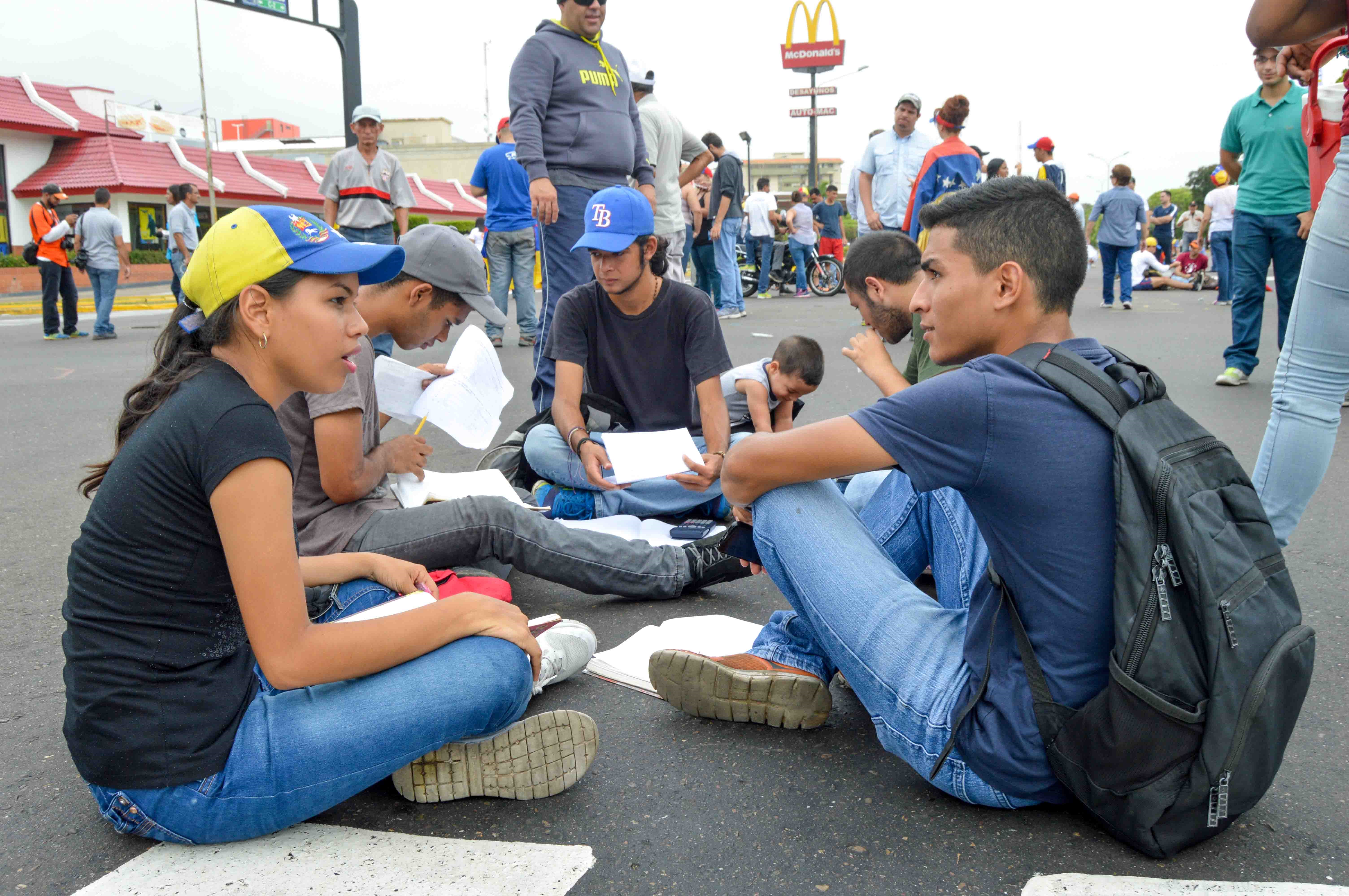 Desiree Barboza: Los 21 municipios del Zulia están en plantón contra la dictadura (Fotos)