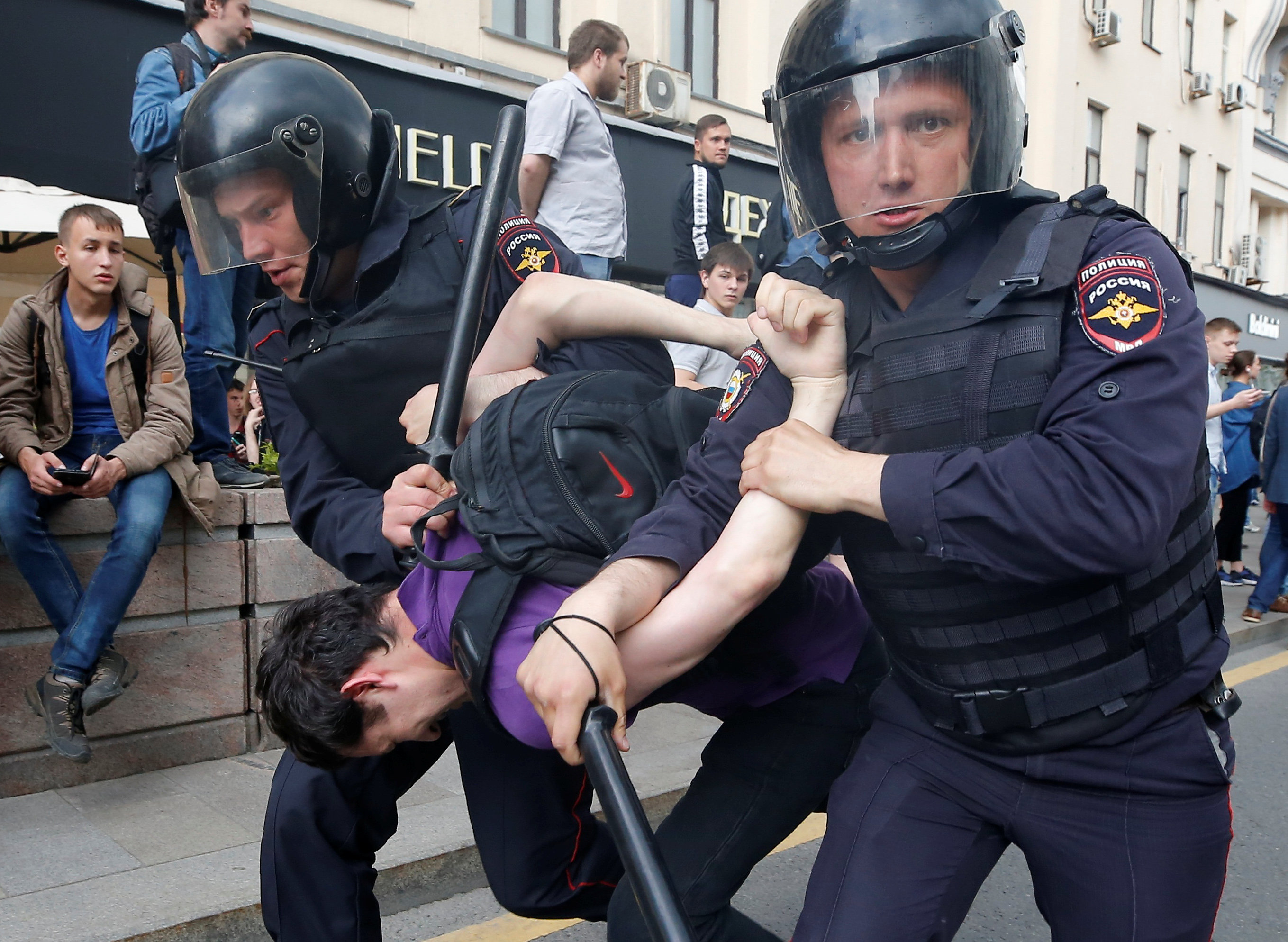 Más de 250 detenidos durante protestas en Rusia (fotos)