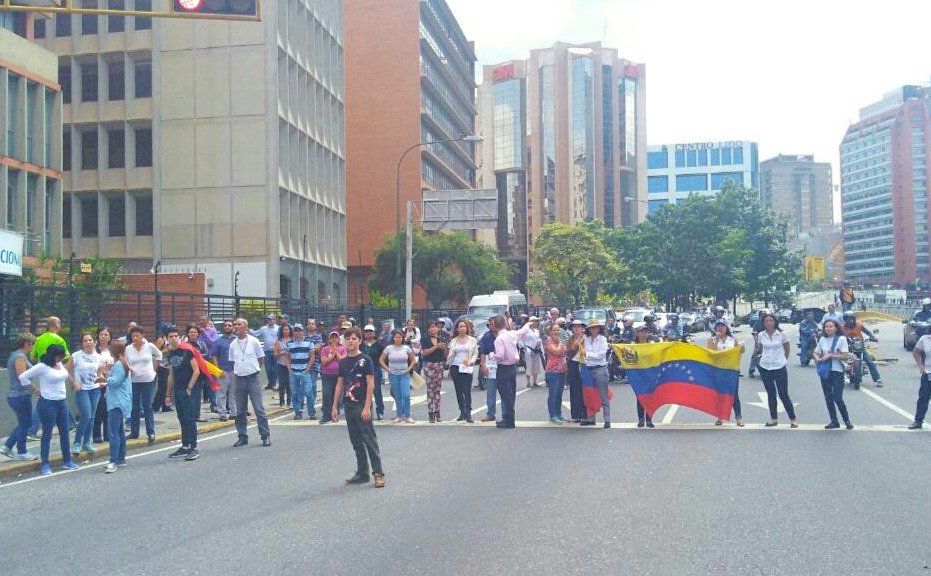 Represión en el trancazo de la avenida Libertador en Caracas #26Jun