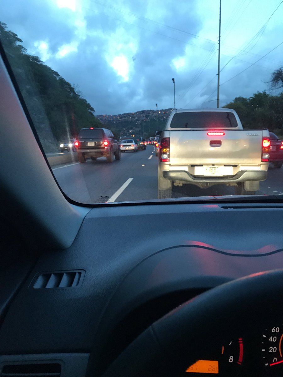 Puntos de control de la GNB restringen paso vehicular desde La Guaira hacia Caracas #19Jun