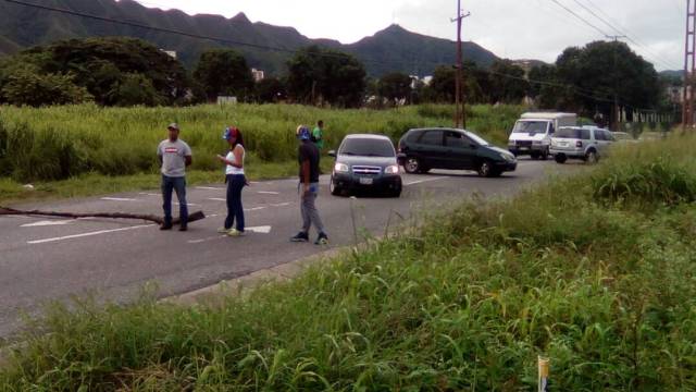 Plantón en Tazajal, Carabobo / Foto @rafaelrumbosgil