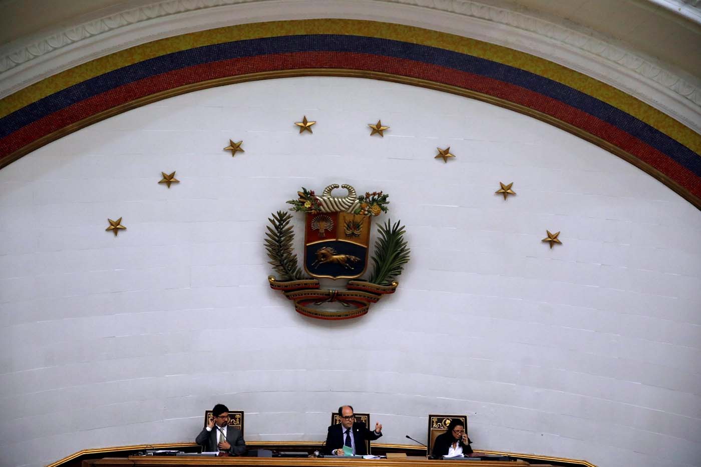 Parlamentarios recibieron Informe Final de la Comisión de Garantes sobre la Consulta Popular del #16Jul