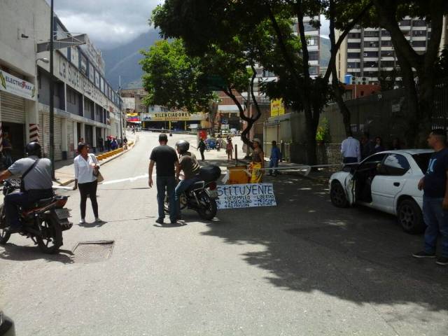 Foto: Trancazo en la avenida Rómulo Gallegos  / Daniel Colina 