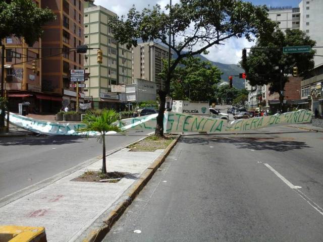 Foto: Trancazo en la avenida Rómulo Gallegos  / Daniel Colina 