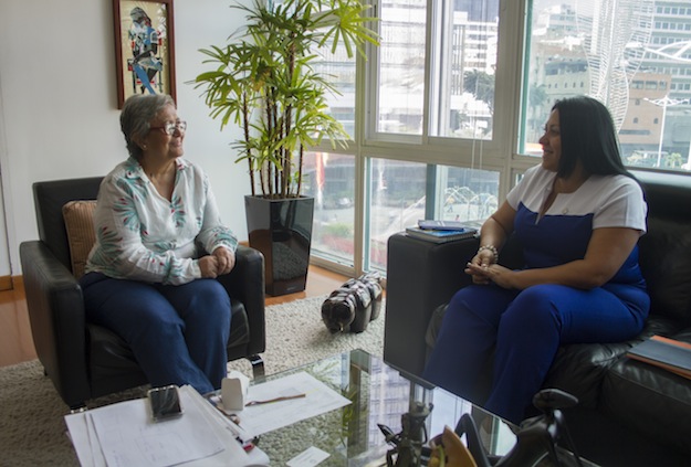 Foto: Tibisay Lucena y Katherine Haringhton se reunieron para coordinar acciones del  30 de Julio