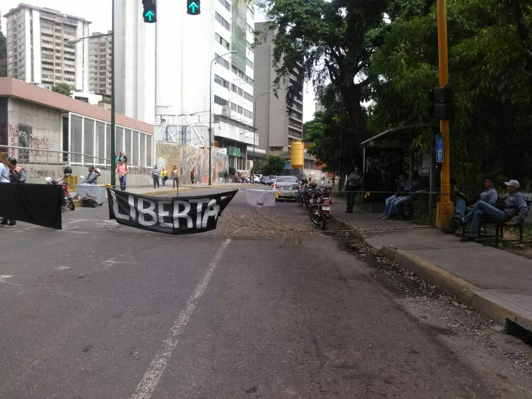 Comienza trancazo en Bello Monte #10Jul (Fotos)