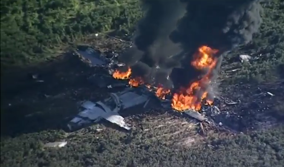 Confirman muerte de 16 personas en accidente de avión militar en Mississippi