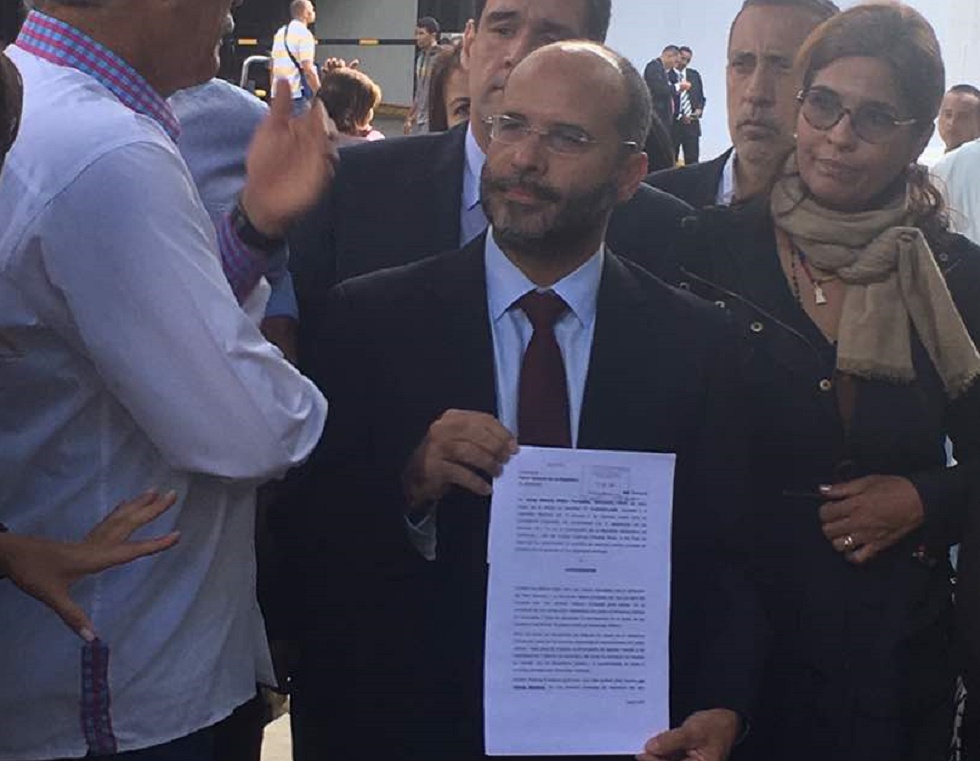 Diputado Millán acude a la Fiscalía para denunciar violación a su inmunidad parlamentaria (Fotos)