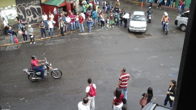 Foto: En las Minas de Baruta también protestan por el aumento del pasaje / Cortesía 