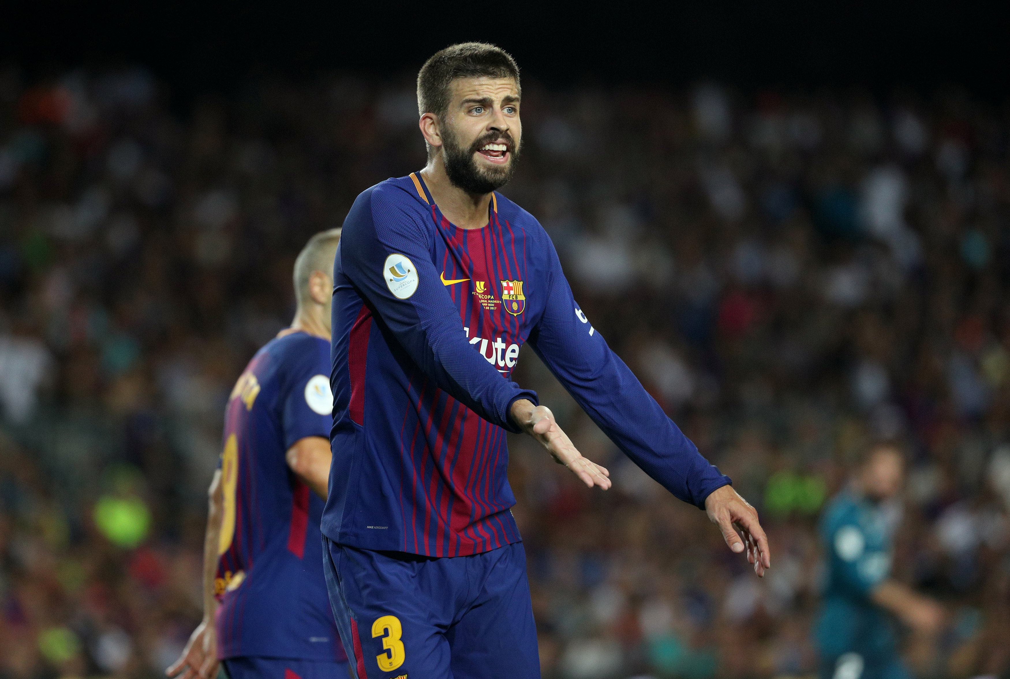 Piqué llama a “no caer en el desánimo” tras perder la Supercopa