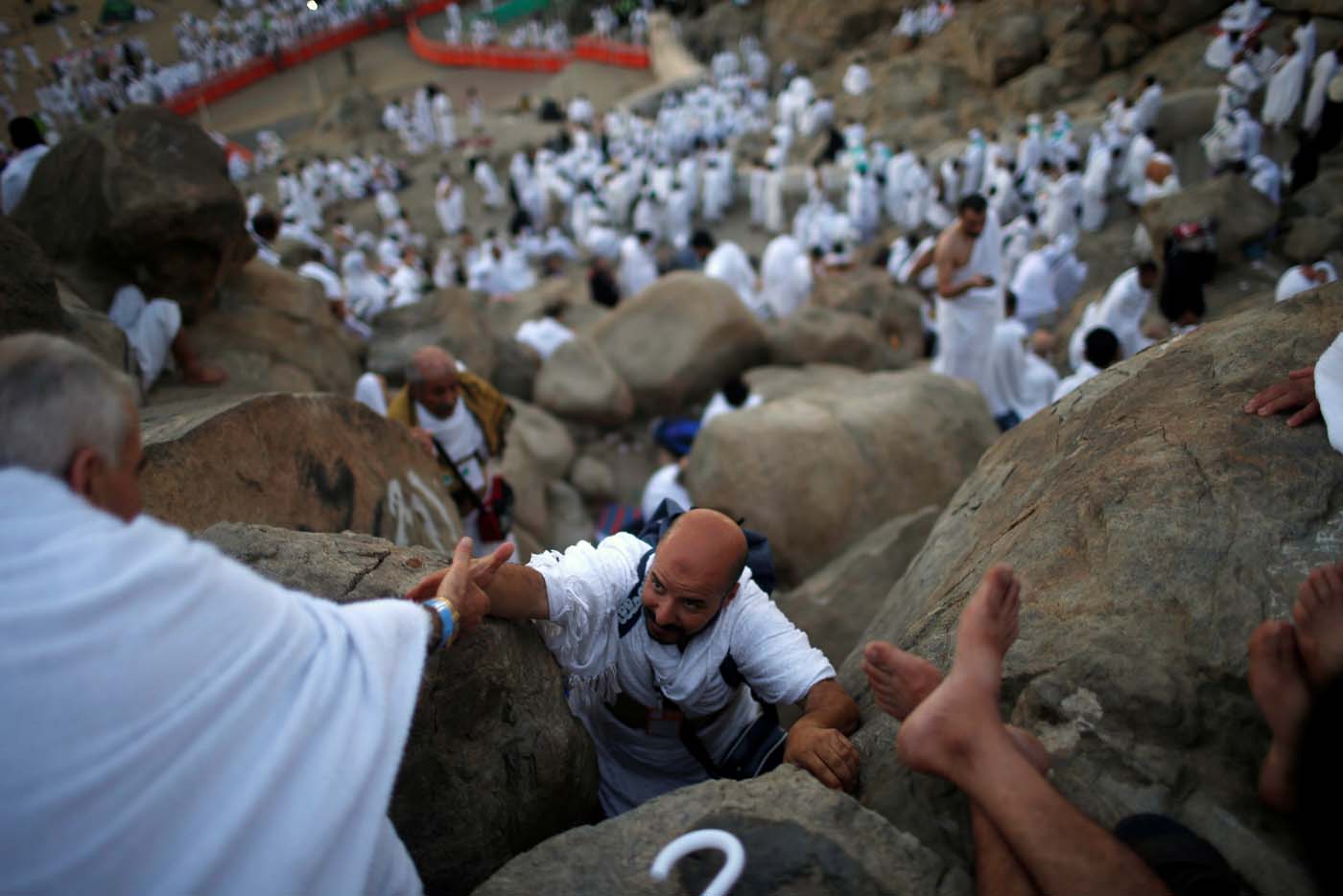 Los peregrinos musulmanes llegan al monte Arafat, etapa culminante del hach
