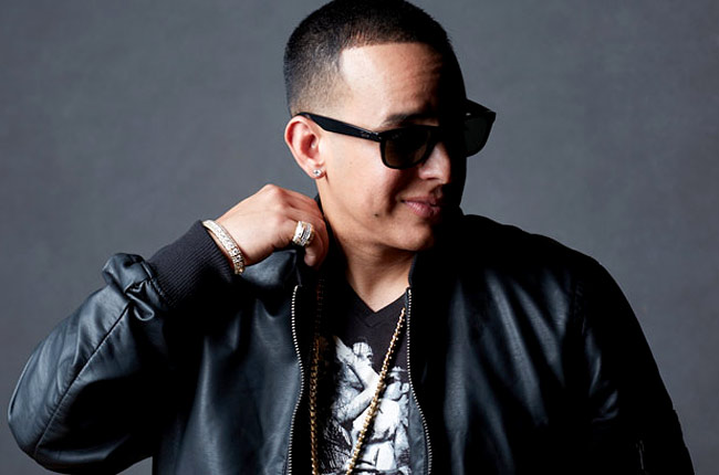 EN VIDEO: El ataque de nervios de una reportera mientras entrevistaba a Daddy Yankee