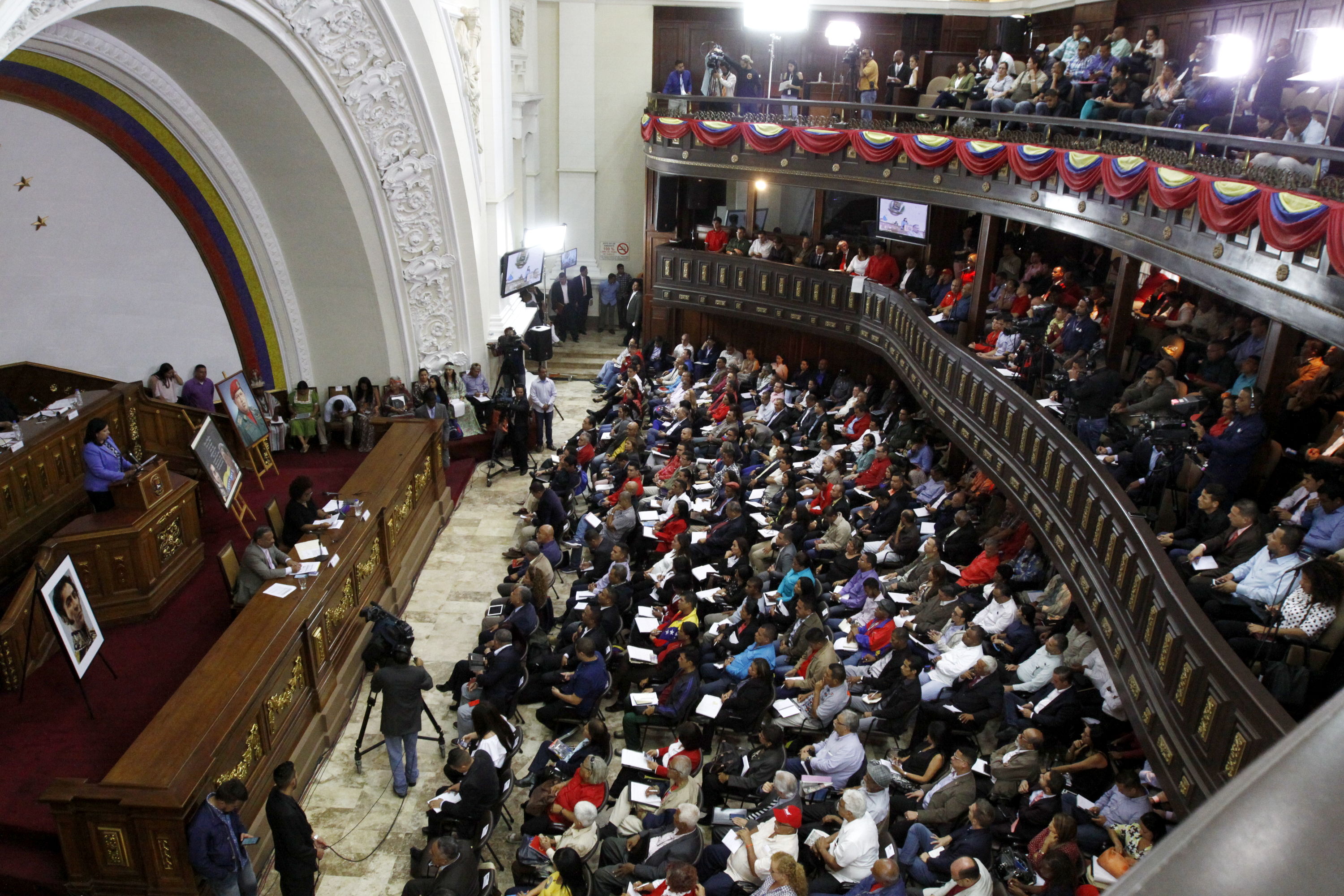 Estos fueron los equipos que se robaron durante sesión de la constituyente cubana