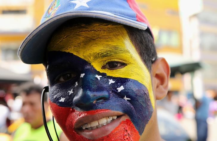 Perú no descarta romper relaciones con Venezuela