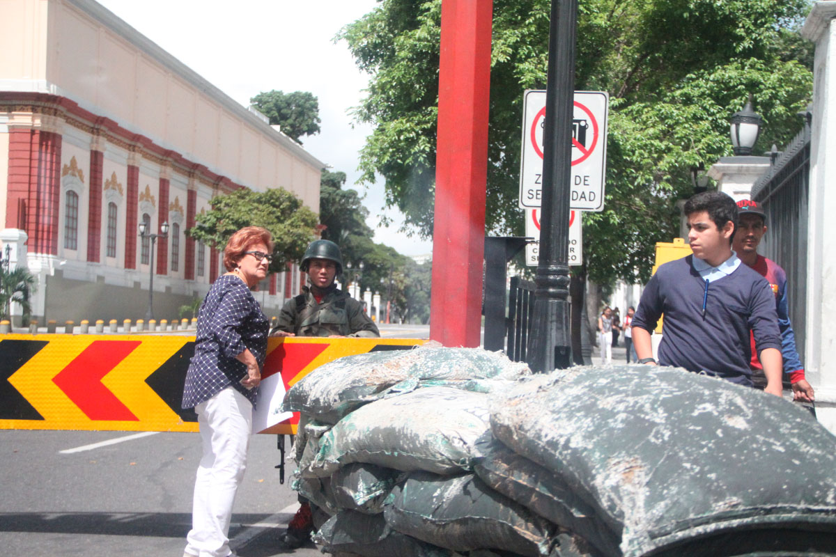 Alcaldesa Metropolitana Encargada exigió en Miraflores el pago de salario a sus trabajadores (Fotos)