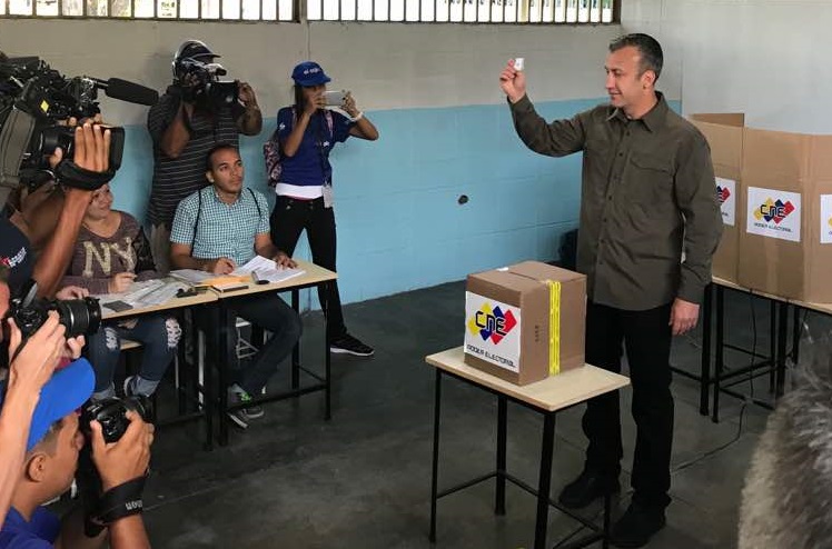 El Aissami después de votar: Quien desconozca la Constituyente no debería participar en este proceso