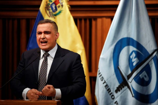 Venezuela's Chief Prosecutor Tarek William Saab talks to the media during a news conference in Caracas, Venezuela November 30, 2017. REUTERS/Carlos Garcia Rawlins