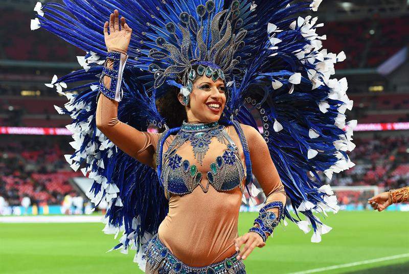 Se soltaron las garotas en Wembley (FOTOS)