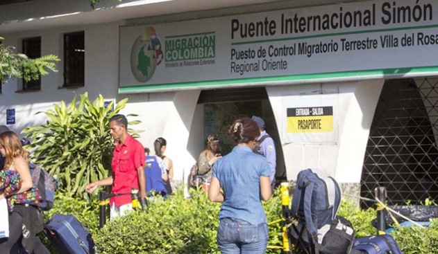 La contradicción migratoria en la frontera con Colombia (Foto: Diario La Opinión)
