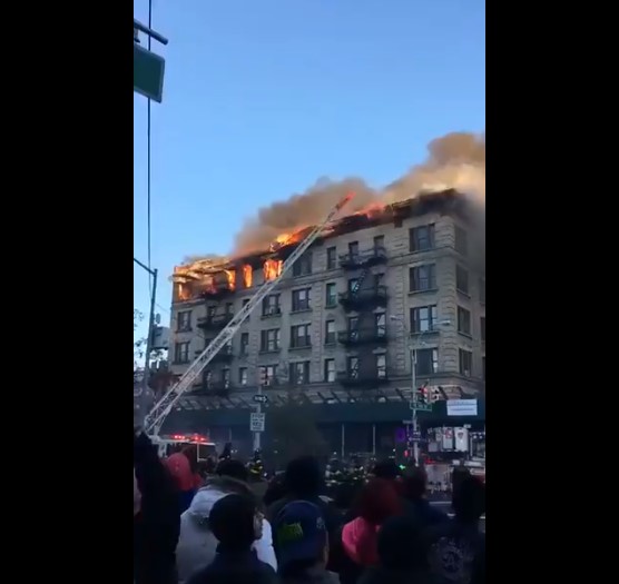 Reportan incendio en edificio de Manhattan (+Video)