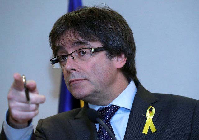 Ousted Catalan leader Carles Puigdemont holds a news conference in Brussels, Belgium, December 6, 2017.  REUTERS/Yves Herman