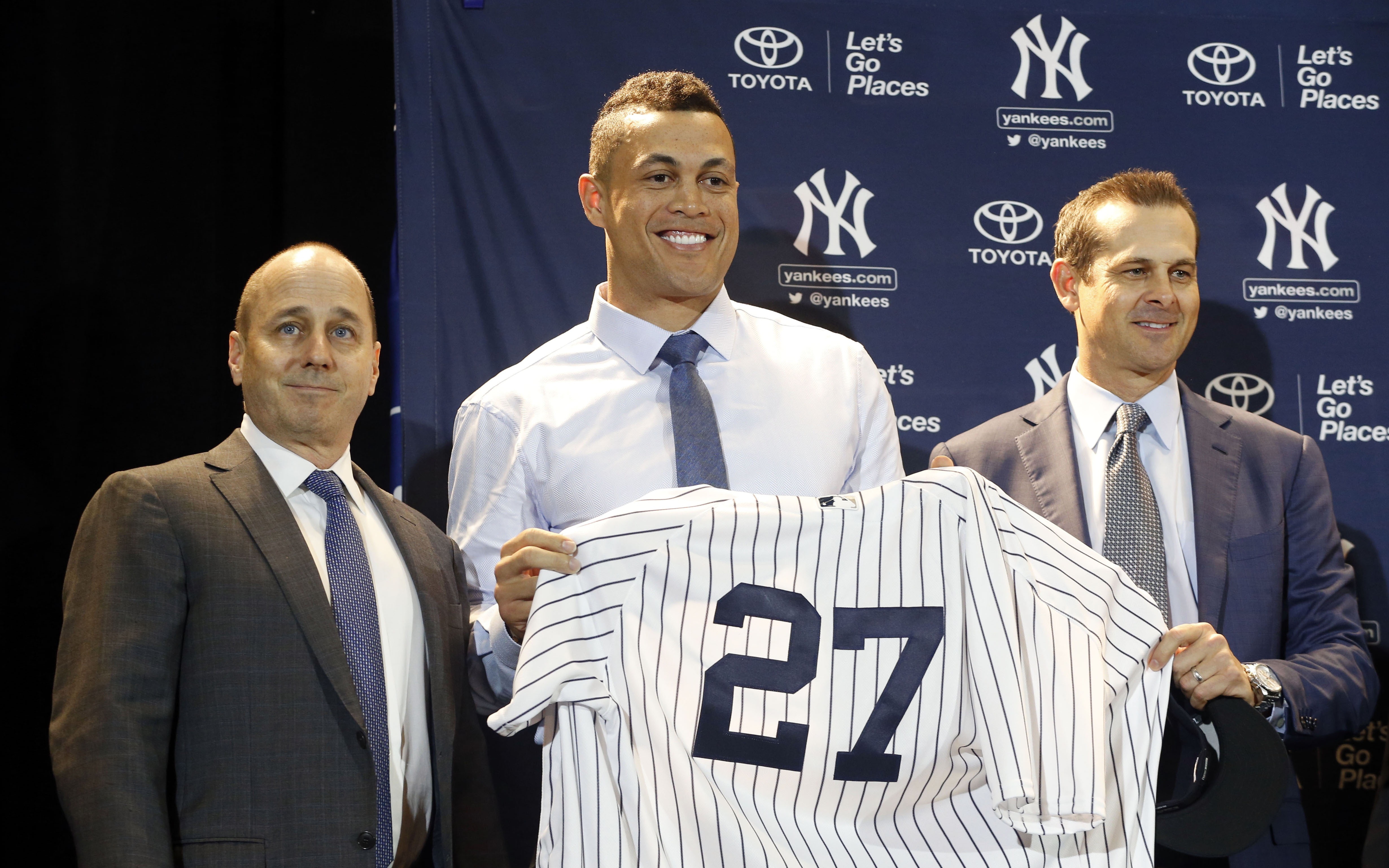 Yanquis adquieren al toletero Giancarlo Stanton en canje con los Marlins