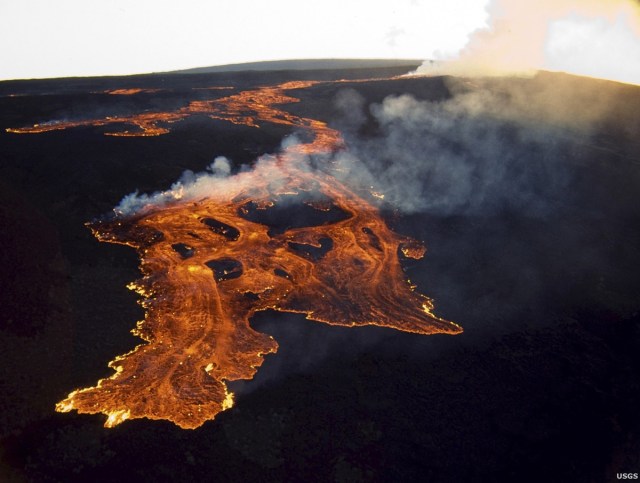 El volcán Mauna Loa en la isla de Hawái, el 25 de marzo de 1984.