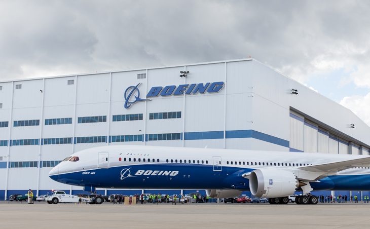 Boeing detecta piezas defectuosas en más de 300 aviones del modelo 737