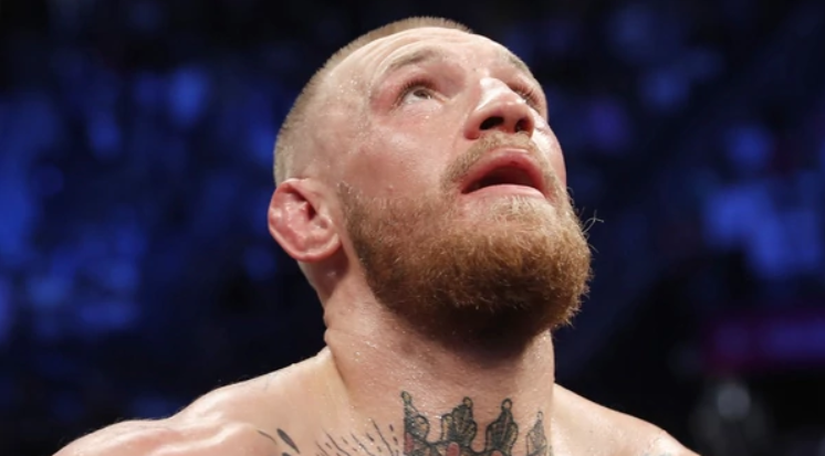 Conor McGregor se entrega a la policía tras altercado en evento de la prensa